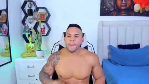 _matthew_santos_ online show from October 14, 8:09 pm