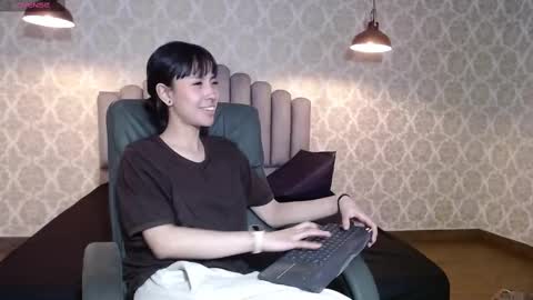 Mavis  online show from September 24, 9:18 pm