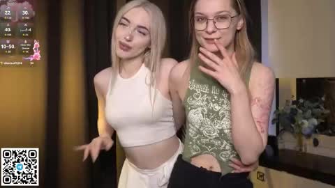 Snapshot of _medal_of_horny_ chatting on November 21, 7:40 am Elva and Kate online show from November 21, 7:40 am