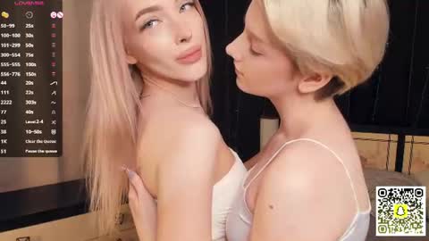 Elva and Kate  online show from July 4, 6:52 am