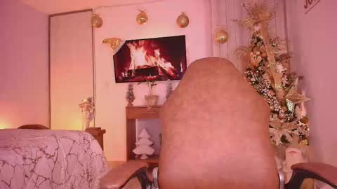 Snapshot of _megan_akbar chatting on December 4, 2:59 pm Marce online show from December 4, 2:59 pm