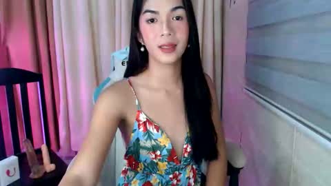 Snapshot of _mellyxxx chatting on February 2, 2:38 pm Melly online show from February 2, 2:38 pm