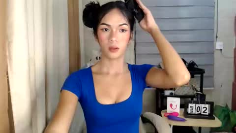 Snapshot of _mellyxxx chatting on March 1, 9:06 pm Melly online show from March 1, 9:06 pm