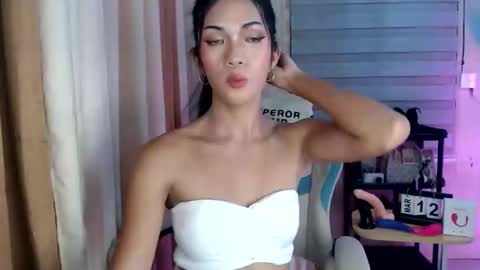 Snapshot of _mellyxxx chatting on March 12, 9:26 am Melly online show from March 12, 9:26 am