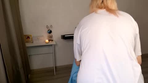 _meow_neko_ online show from November 16, 8:47 pm