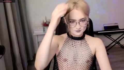 _meow_neko_ online show from April 25, 11:13 pm