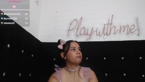  Mia  online show from February 5, 4:14 pm