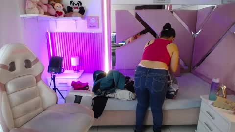  Mia  online show from January 17, 12:43 pm