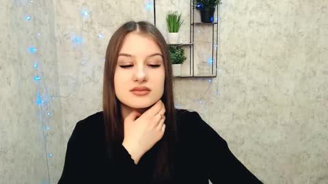 Snapshot of _miaangel_ chatting on February 23, 5:18 pm Mia online show from February 23, 5:18 pm