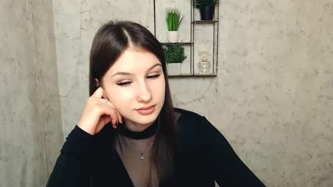 Snapshot of _miaangel_ chatting on March 2, 3:27 pm Mia online show from March 2, 3:27 pm