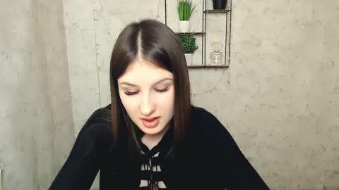 Snapshot of _miaangel_ chatting on March 5, 2:23 pm Mia online show from March 5, 2:23 pm