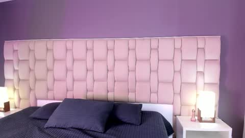 Snapshot of _miamiller_ chatting on December 1, 8:58 pm _miamiller_ online show from December 1, 8:58 pm