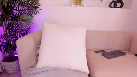 Snapshot of _miamonroee_ chatting on May 28, 9:12 pm Mia online show from May 28, 9:12 pm