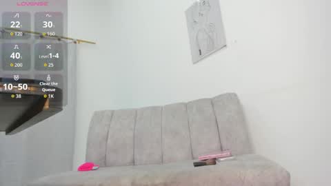 Miarose online show from May 30, 11:40 am