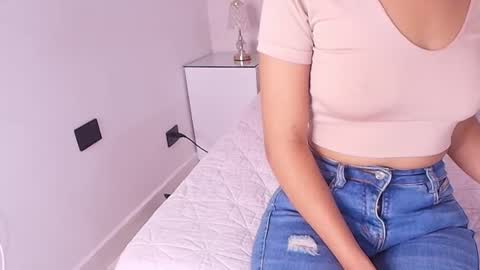 Mia  online show from July 30, 11:53 am