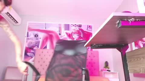 Snapshot of _miia_sweet chatting on December 13, 3:21 pm Paula online show from December 13, 3:21 pm