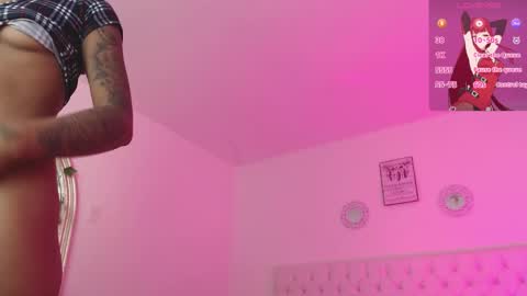 Snapshot of _miia_sweet chatting on September 20, 11:33 am Paula online show from September 20, 11:33 am