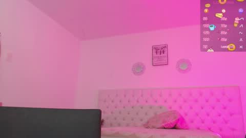 Snapshot of _miia_sweet chatting on September 22, 11:45 am Paula online show from September 22, 11:45 am