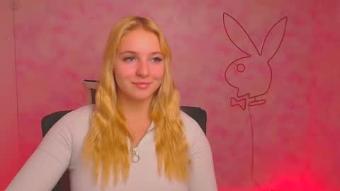 Melanie online show from December 8, 9:57 am