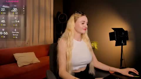Mila online show from June 21, 8:55 pm