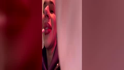 Snapshot of _milagoddess chatting on June 13, 7:56 pm AstrideVonTeese online show from June 13, 7:56 pm