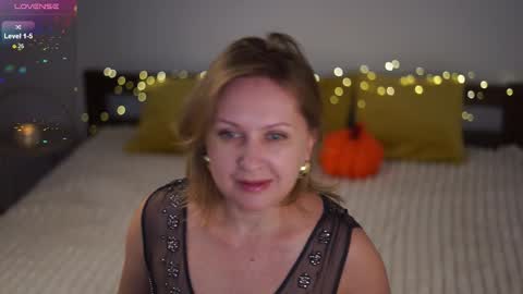 Snapshot of _million_dollarsmile chatting on September 17, 9:33 am _million_dollarsmile online show from September 17, 9:33 am