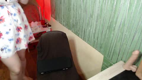 Ella online show from May 1, 2:32 pm