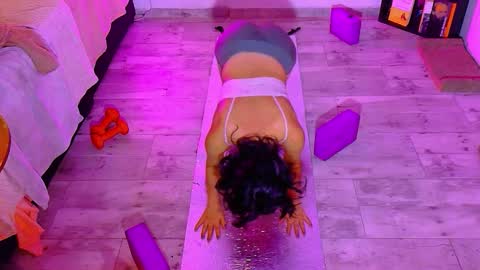 Snapshot of _miss_karoline chatting on October 28, 12:25 am karoline uwu online show from October 28, 12:25 am