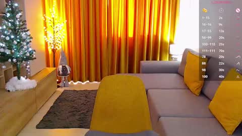 Mia online show from December 18, 1:23 pm