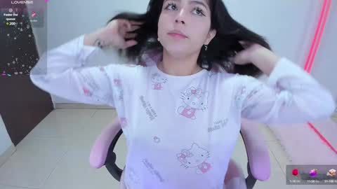 Snapshot of _misshoneyxx chatting on December 7, 10:17 pm Hanna  Idependent Model   online show from December 7, 10:17 pm