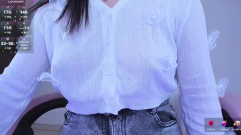 Snapshot of _misshoneyxx chatting on December 10, 3:20 am Hanna  Idependent Model   online show from December 10, 3:20 am