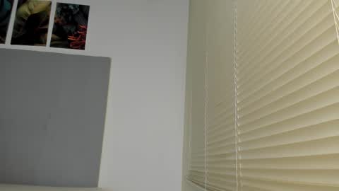 Snapshot of _molly_rosse_ chatting on October 25, 12:02 pm _molly_rosse_ online show from October 25, 12:02 pm