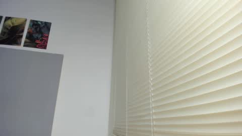 Snapshot of _molly_rosse_ chatting on December 15, 12:09 pm _molly_rosse_ online show from December 15, 12:09 pm