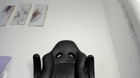 _molly_rosse_ online show from June 3, 11:57 am