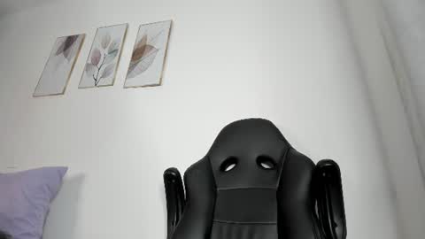 _molly_rosse_ online show from June 10, 11:53 am