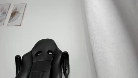 _molly_rosse_ online show from June 25, 12:20 pm