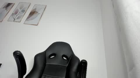_molly_rosse_ online show from June 30, 11:55 am