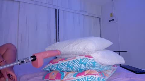 Snapshot of _natasha18_ chatting on January 20, 2:36 pm Natasha online show from January 20, 2:36 pm