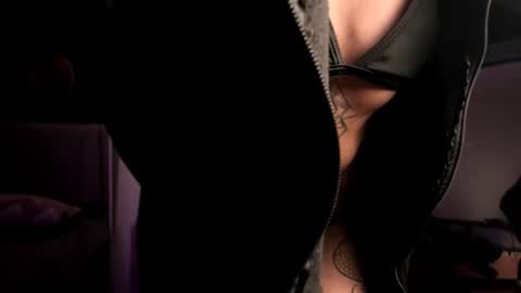 Snapshot of _natashawolf chatting on December 2, 6:41 am Nati - Independ model online show from December 2, 6:41 am