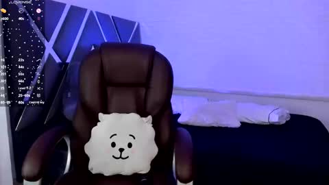 Snapshot of _niah_ chatting on February 27, 9:36 pm Niah You can call me Ni or cutie haha online show from February 27, 9:36 pm