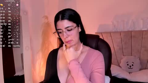 Snapshot of _niah_ chatting on March 4, 9:11 pm Niah You can call me Ni or cutie haha online show from March 4, 9:11 pm