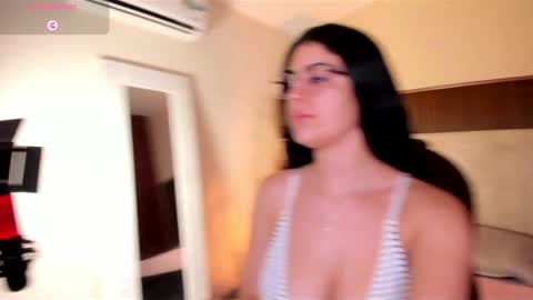 Snapshot of _niah_ chatting on September 28, 9:42 pm Niah You can call me Ni or cutie haha online show from September 28, 9:42 pm