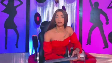 Snapshot of _nickyminach chatting on July 28, 7:39 pm Nicky Please help me with your thumbs up its importan online show from July 28, 7:39 pm