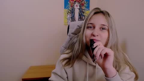 Snapshot of _nicole_new chatting on October 19, 8:48 am Nica online show from October 19, 8:48 am