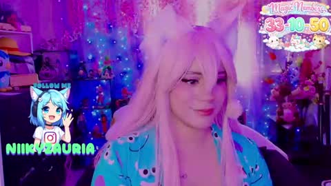 niiky online show from April 28, 3:50 pm