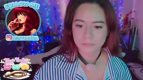 niiky online show from June 11, 8:29 pm