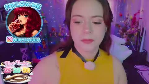 niiky online show from June 12, 7:57 pm