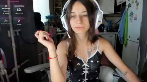 Snapshot of _nika_kik chatting on July 11, 10:18 am Nika online show from July 11, 10:18 am