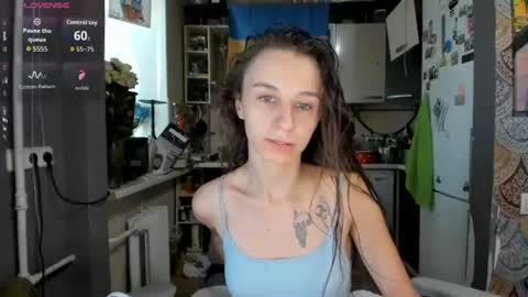 Snapshot of _nika_kik chatting on August 4, 5:21 am Nika online show from August 4, 5:21 am