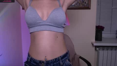 Snapshot of _oliviax_ chatting on November 20, 8:58 am Olivia online show from November 20, 8:58 am